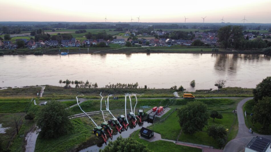 Hoogwater Limburg | calamiteitenbestrijding | wateroverlast | damwanden | zandzakken